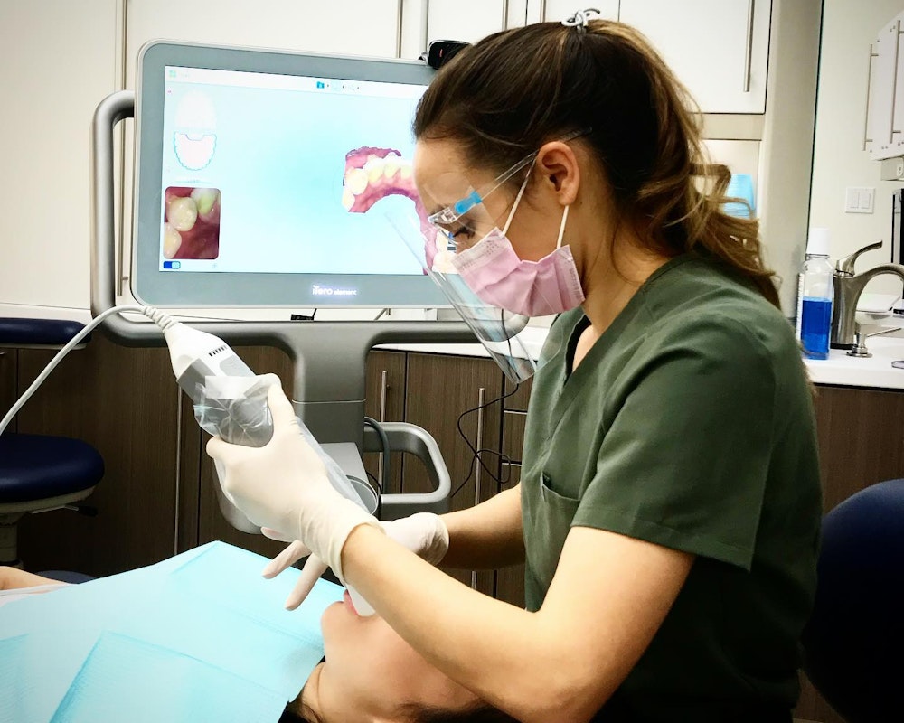 dentist using itero